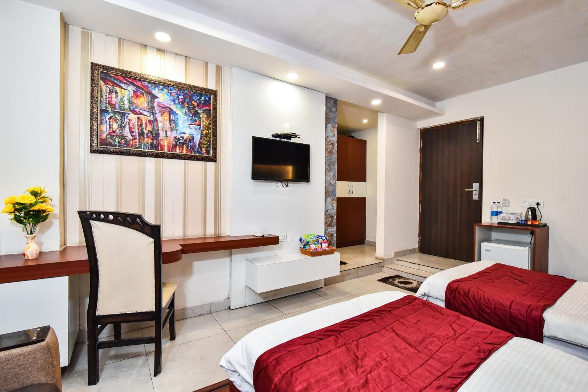 Pinaz Royale Hotel Amritsar Exterior photo